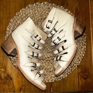 FREEBIRD Quinn Sandals 💎